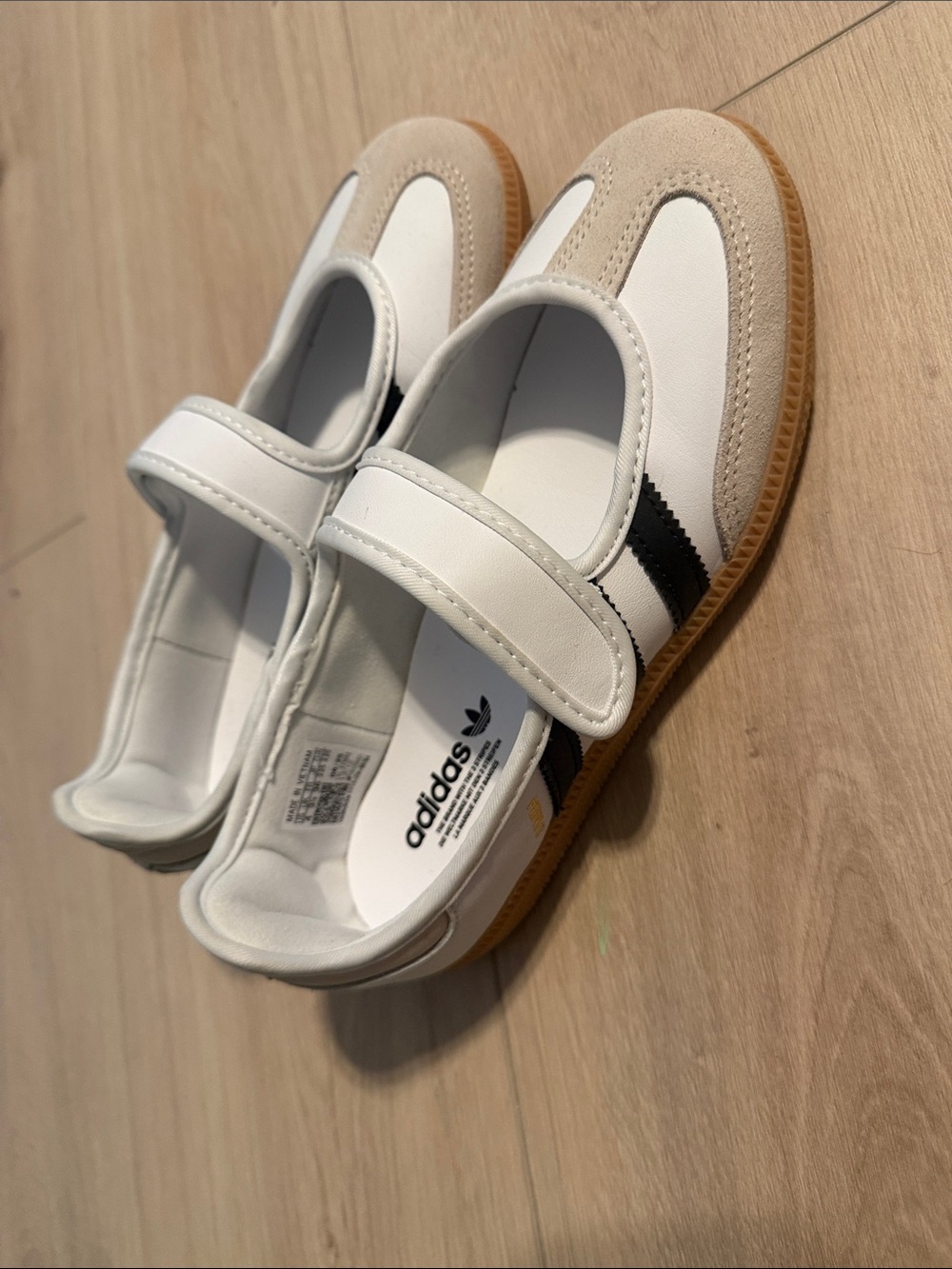 adidas Samba Jane Sneakers - size 4(big kids)/EU36 (equivalent to women’s 5)